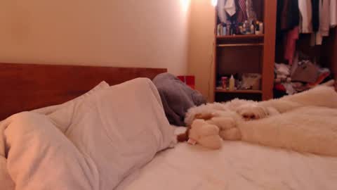 Snapshot of andrasweetie chatting on March 6, 2025, 7:54 pm Andra online show from March 6, 2025, 7:54 pm