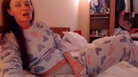 Snapshot of andrasweetie chatting on March 8, 2025, 10:32 am Andra online show from March 8, 2025, 10:32 am