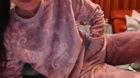 Snapshot of andrasweetie chatting on September 27, 2025, 12:48 am Andra online show from September 27, 2025, 12:48 am