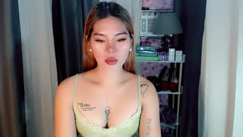 andrea06121998 online show from April 5, 2026, 3:31 pm