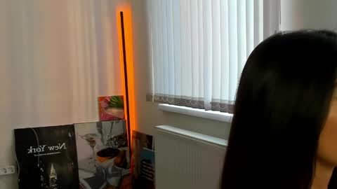 andrea__bass online show from May 17, 2026, 3:41 pm