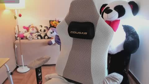 andrea_bonnie online show from April 2, 2026, 12:58 pm