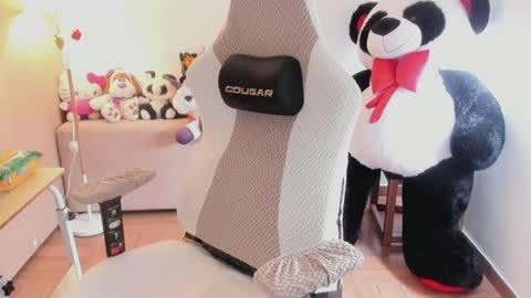 andrea_bonnie online show from April 13, 2026, 12:54 pm