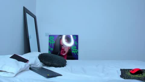 Andrea Cherry online show from October 25, 2025, 2:02 pm