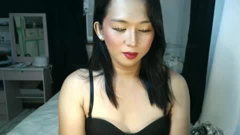 Snapshot of andrea_grande chatting on November 18, 2025, 11:26 pm yanie online show from November 18, 2025, 11:26 pm