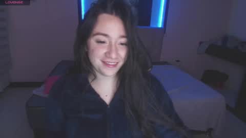 Andrea Ramos online show from March 7, 2025, 8:45 am