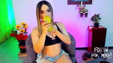 Andrea  online show from May 9, 2026, 1:44 am