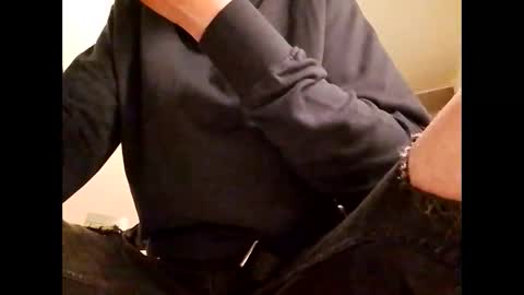 andreai1988 online show from May 8, 2026, 4:07 am