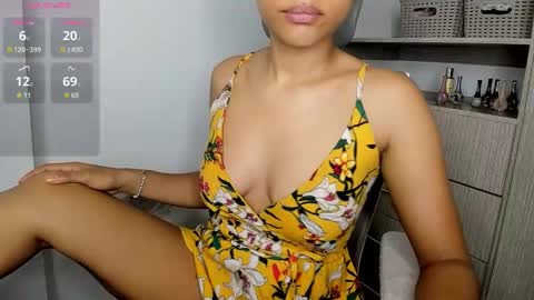 Andrea  online show from November 17, 2025, 12:55 pm