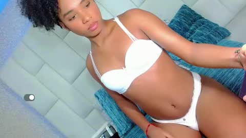 andreayano online show from September 10, 2025, 11:27 pm