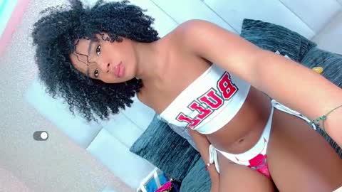 andreayano online show from September 22, 2025, 6:15 am