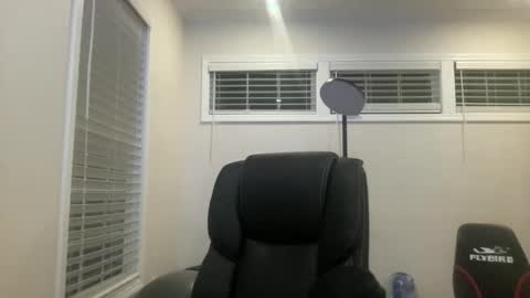 andrenoma427 online show from December 18, 2025, 3:56 am