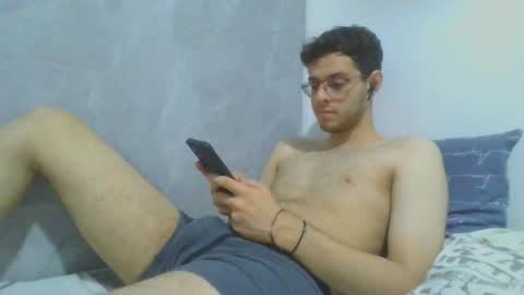 andres129494 online show from December 19, 2025, 3:13 am