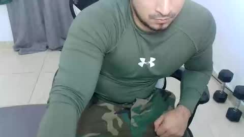 andres180950734 online show from February 6, 2026, 11:30 pm