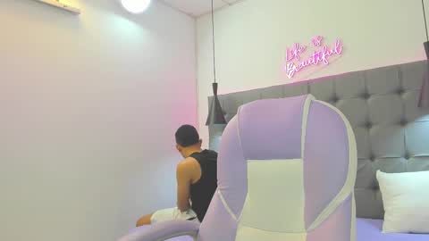 Snapshot of andres1_8 chatting on November 22, 2025, 2:10 am IM ANDRES online show from November 22, 2025, 2:10 am