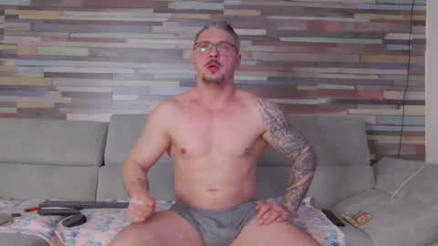 Snapshot of andres_dasli chatting on February 19, 2025, 5:38 am andres_dasli online show from February 19, 2025, 5:38 am