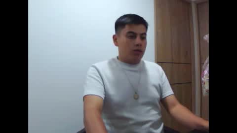 Snapshot of andres_rivera29 chatting on March 4, 2026, 3:12 am Andres Rivera online show from March 4, 2026, 3:12 am