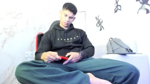 andres_stud online show from October 5, 2025, 4:11 am
