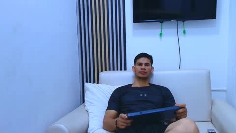 andres_stud online show from February 22, 2026, 3:51 am