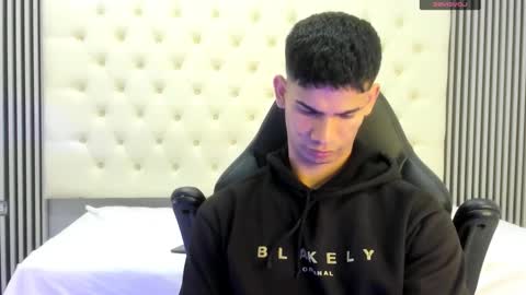 andres_stud online show from March 9, 2026, 3:32 am