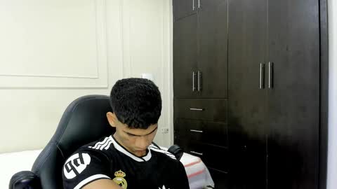 Snapshot of andres_stud chatting on May 7, 2026, 4:07 am andres_stud online show from May 7, 2026, 4:07 am