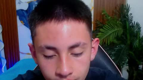 andres_tay online show from April 23, 2026, 2:46 am