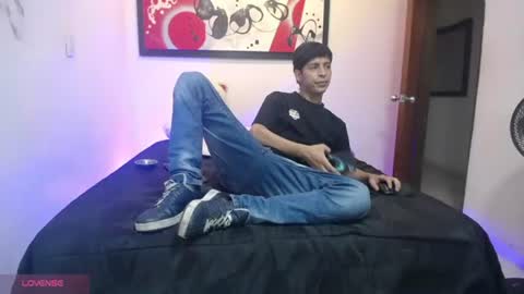 andrescoll25 online show from June 28, 2026, 9:21 pm