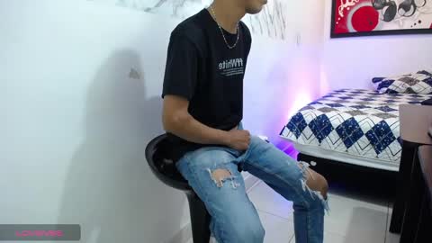 Snapshot of andressdean chatting on December 13, 2024, 4:38 pm Andres Dean online show from December 13, 2024, 4:38 pm