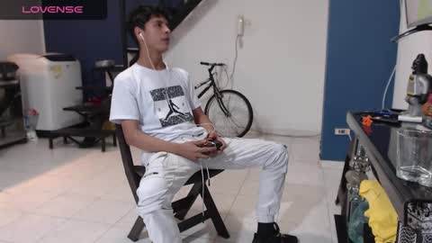 Snapshot of andressdean chatting on February 8, 2025, 11:55 pm Andres Dean online show from February 8, 2025, 11:55 pm