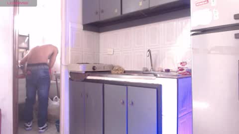 Snapshot of andressdean chatting on October 7, 2025, 8:06 pm Andres Dean online show from October 7, 2025, 8:06 pm