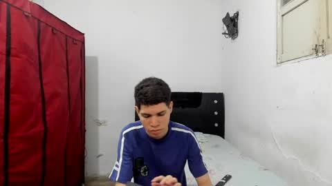 andrew_2811 online show from April 18, 2026, 2:04 am