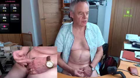 Andrew online show from October 3, 2025, 1:52 pm