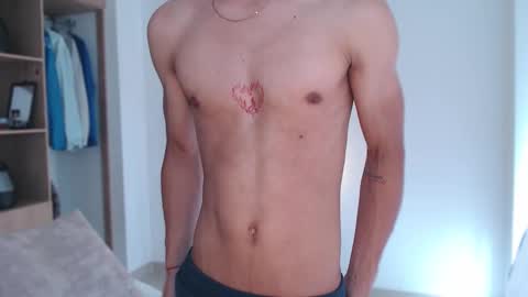 Snapshot of andrew_courtz chatting on February 10, 2026, 8:35 pm Andrew Courtz online show from February 10, 2026, 8:35 pm