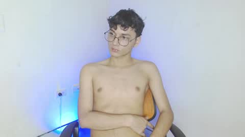 andres online show from November 17, 2025, 7:52 pm