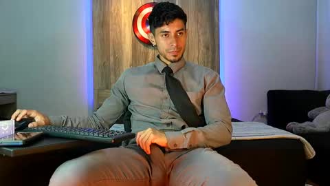 Andrew online show from November 8, 2025, 4:34 am