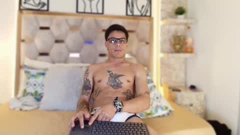 Snapshot of andrew_haalls chatting on November 29, 2025, 9:29 pm andrew_haalls online show from November 29, 2025, 9:29 pm