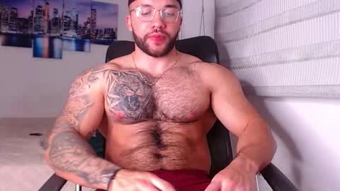 andrew_holden__ online show from October 10, 2025, 11:04 pm