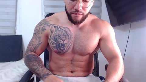 andrew_holden__ online show from January 12, 2026, 11:32 pm