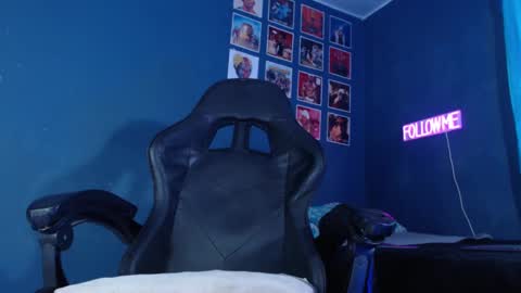 Snapshot of andrew_hoult chatting on December 2, 2024, 6:10 pm Andrew online show from December 2, 2024, 6:10 pm