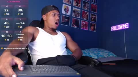 Snapshot of andrew_hoult chatting on December 6, 2024, 2:13 am Andrew online show from December 6, 2024, 2:13 am