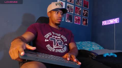 Snapshot of andrew_hoult chatting on December 11, 2024, 9:12 pm Andrew online show from December 11, 2024, 9:12 pm