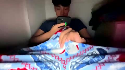 Snapshot of andrewhdez chatting on January 30, 2025, 4:58 am Andrew online show from January 30, 2025, 4:58 am