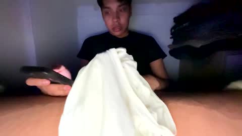 Snapshot of andrewhdez chatting on March 9, 2025, 4:49 am Andrew online show from March 9, 2025, 4:49 am