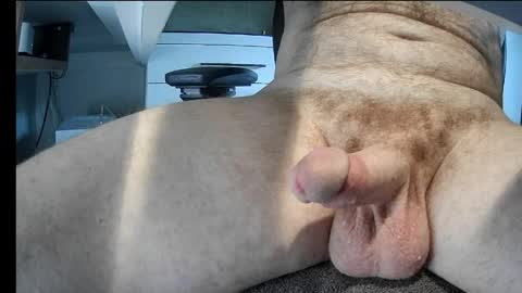 andrewkam1 online show from April 27, 2026, 9:46 pm