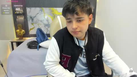 ANDREW online show from September 18, 2025, 1:13 pm