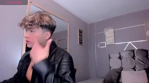      online show from January 24, 2025, 1:14 pm