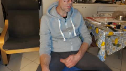 Snapshot of androx77 chatting on February 28, 2026, 11:17 pm androx77 online show from February 28, 2026, 11:17 pm