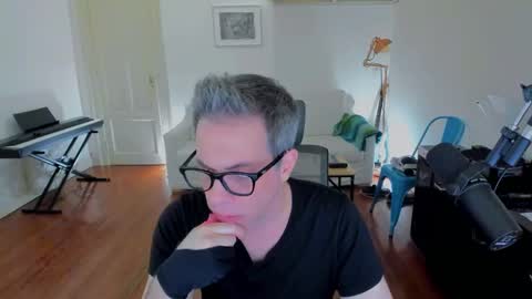 Snapshot of andy0pandi chatting on December 5, 2024, 5:06 pm Andrew online show from December 5, 2024, 5:06 pm