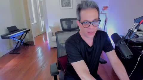 Snapshot of andy0pandi chatting on December 7, 2024, 2:13 pm Andrew online show from December 7, 2024, 2:13 pm