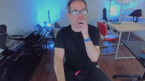 Snapshot of andy0pandi chatting on September 20, 2025, 2:40 pm Andrew online show from September 20, 2025, 2:40 pm